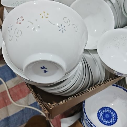 瓷玲珑七彩6寸面碗2个微瑕疵
