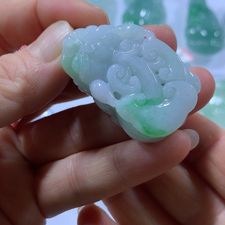 翡翠未镶嵌颈饰天然翡翠A货吊坠