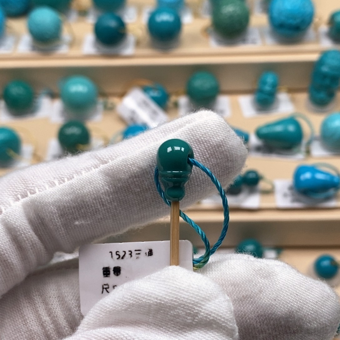 绿松石未镶嵌精品原矿高瓷绿松石