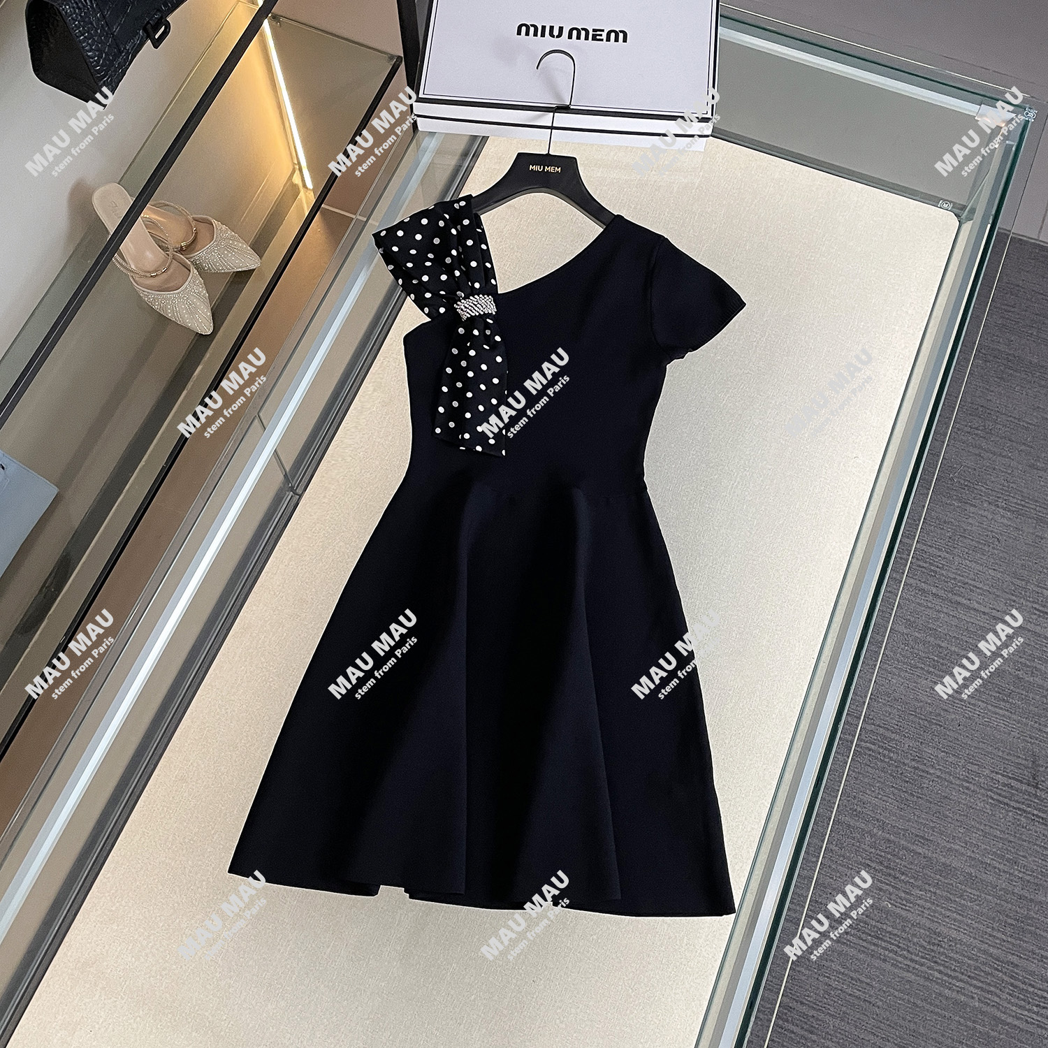 【法式波点】法式赫本风蝴蝶结镶钻波点收腰针织修身连衣裙女DY7259