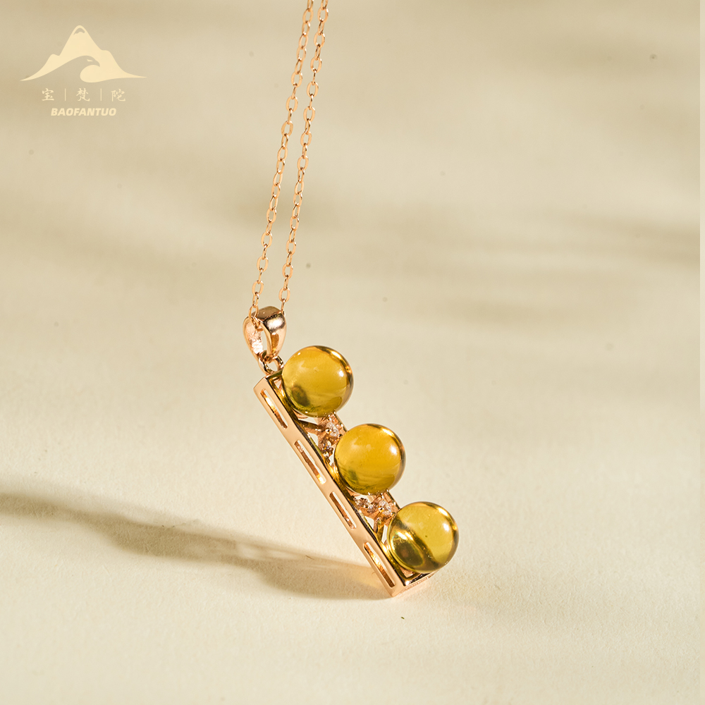 宝梵陀蓝珀吊坠   4283   kr