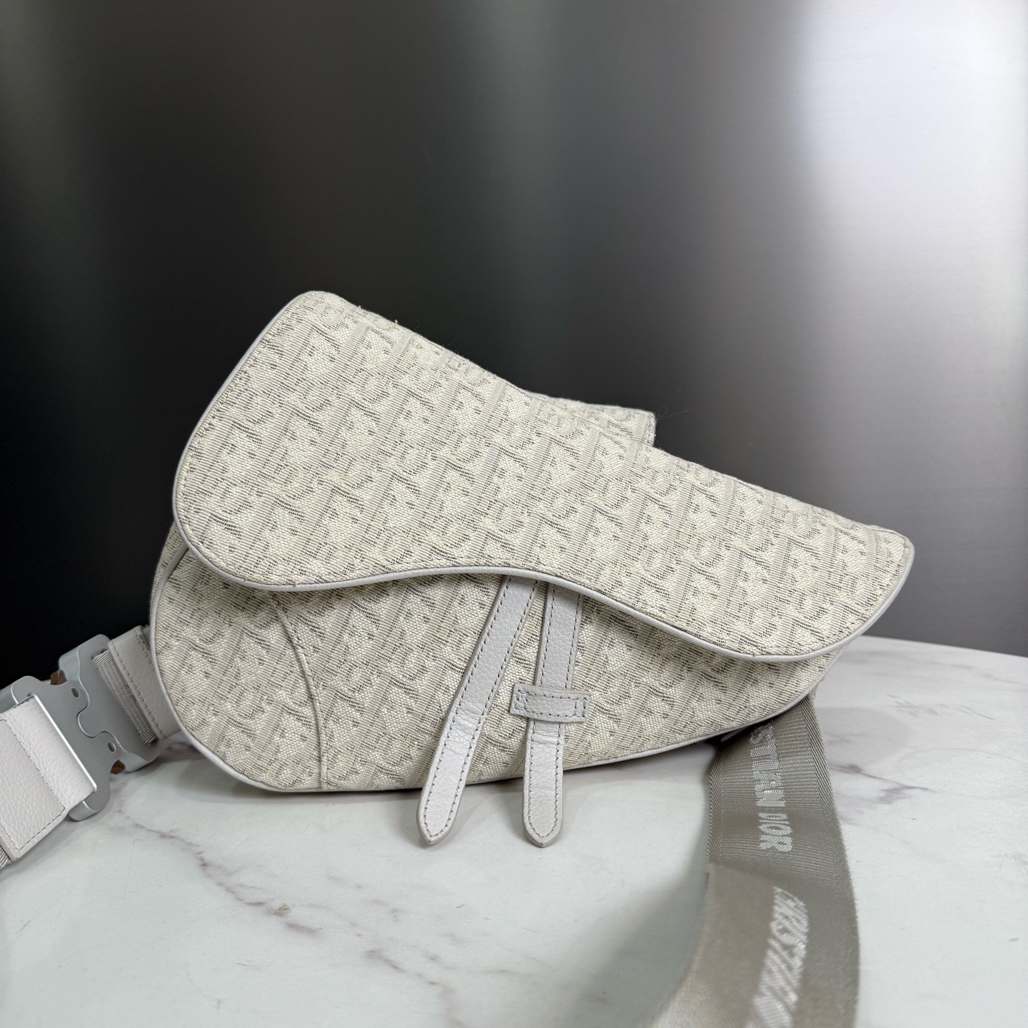 95新 DIOR/迪奥  米色马鞍包单肩包斜挎包胸包腰包16355864