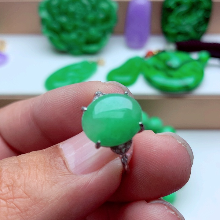 翡翠未镶嵌戒指戒指