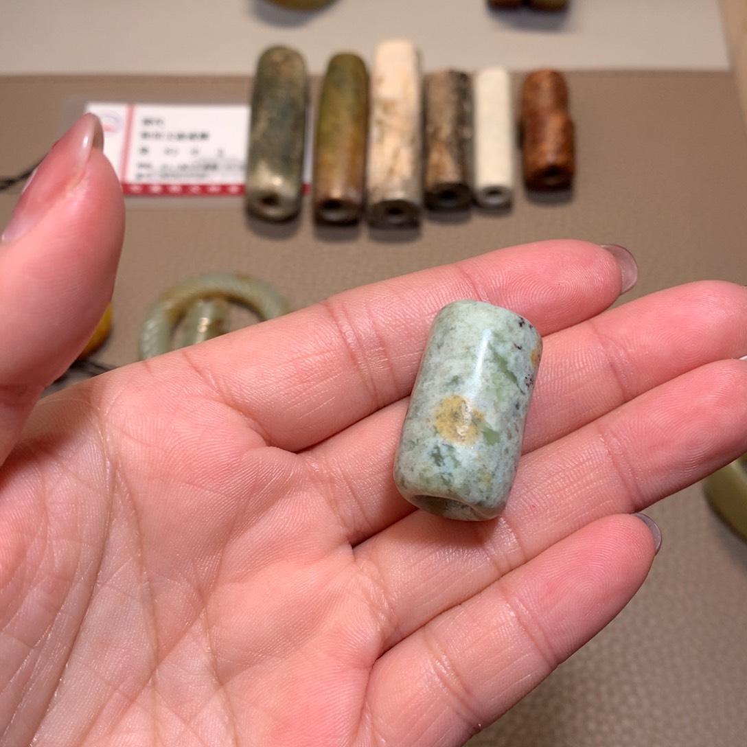 和田玉（糖玉）颈饰未镶嵌小*哥