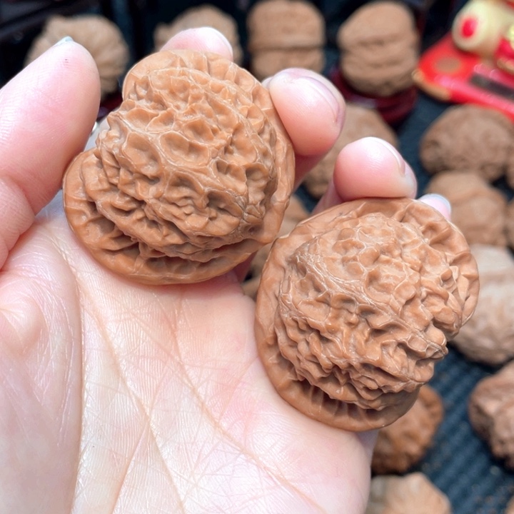 原装桃心型宫灯4.3全品无修，一个棱子卷边