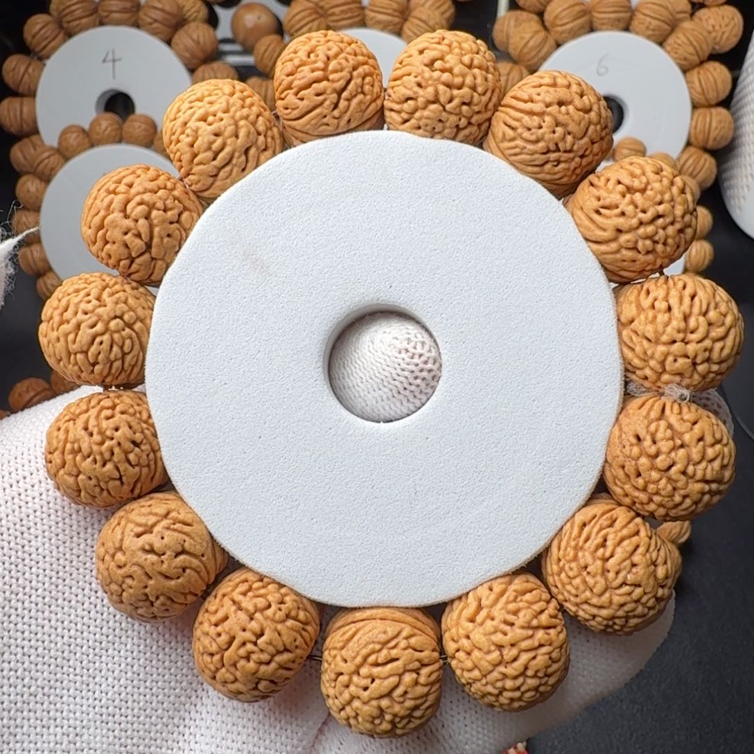 手串桃核龙鳞苹果