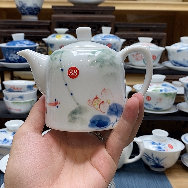 手绘荷花茶壶260釉下彩高温微瑕福利