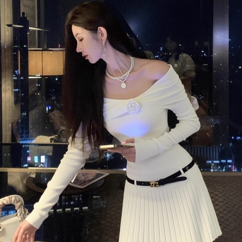 秋冬女装时髦气质高级感内搭立体花朵一字肩针织裙网红洋气连衣裙