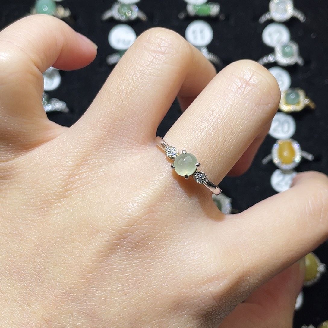 翡翠未镶嵌戒指戒指