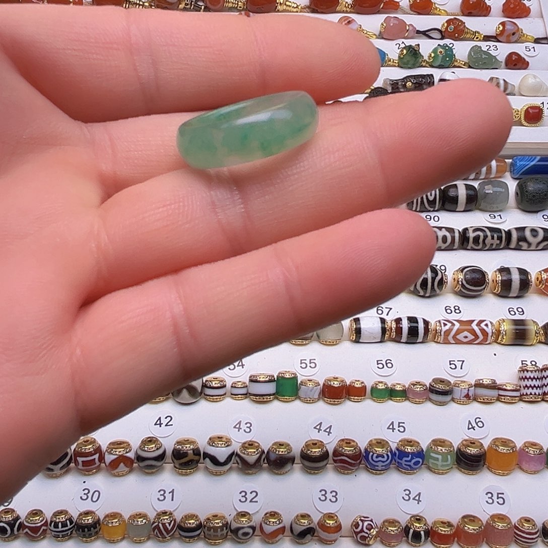 张***一玛瑙/玉髓未镶嵌颈饰