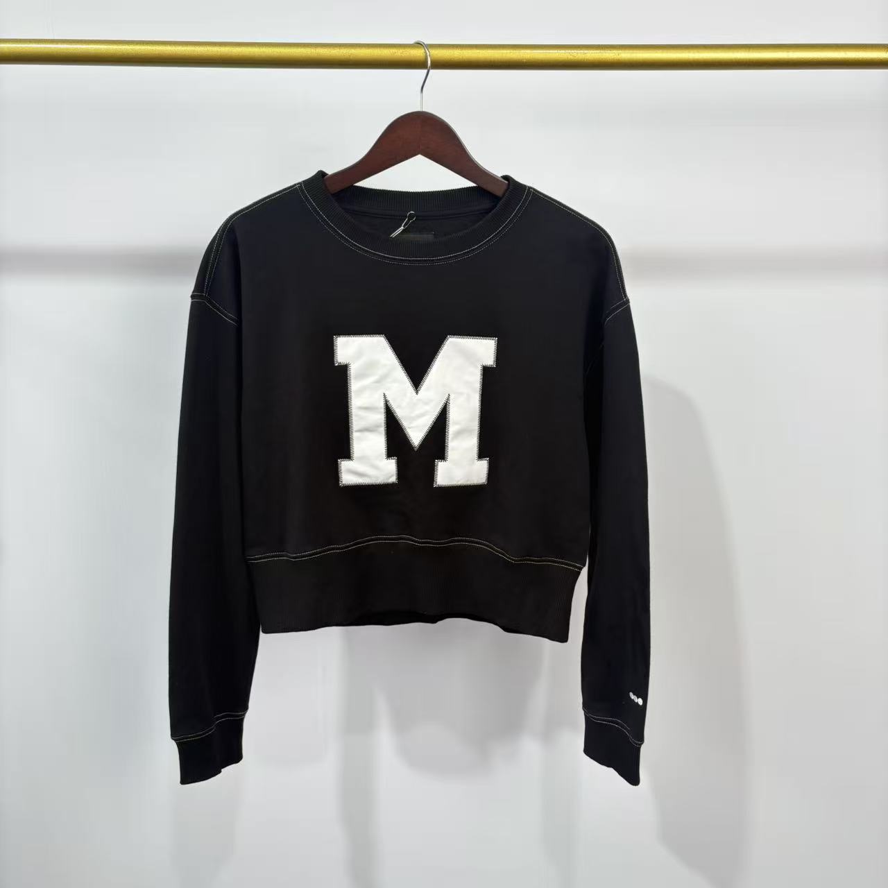 MM 韩系秋季女款黑色短款圆领撞色休闲长袖卫衣 MFIBH87530 87530