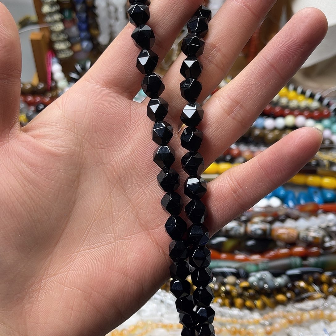 玛瑙/玉髓未镶嵌珠宝半成品卡10黑玛万切一条