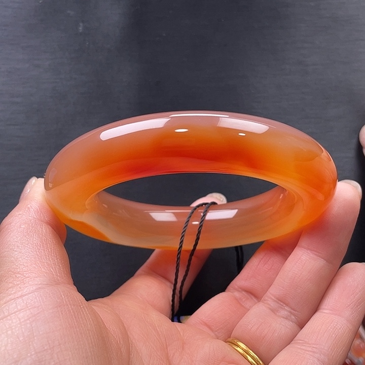 玛瑙/玉髓未镶嵌手镯56.7