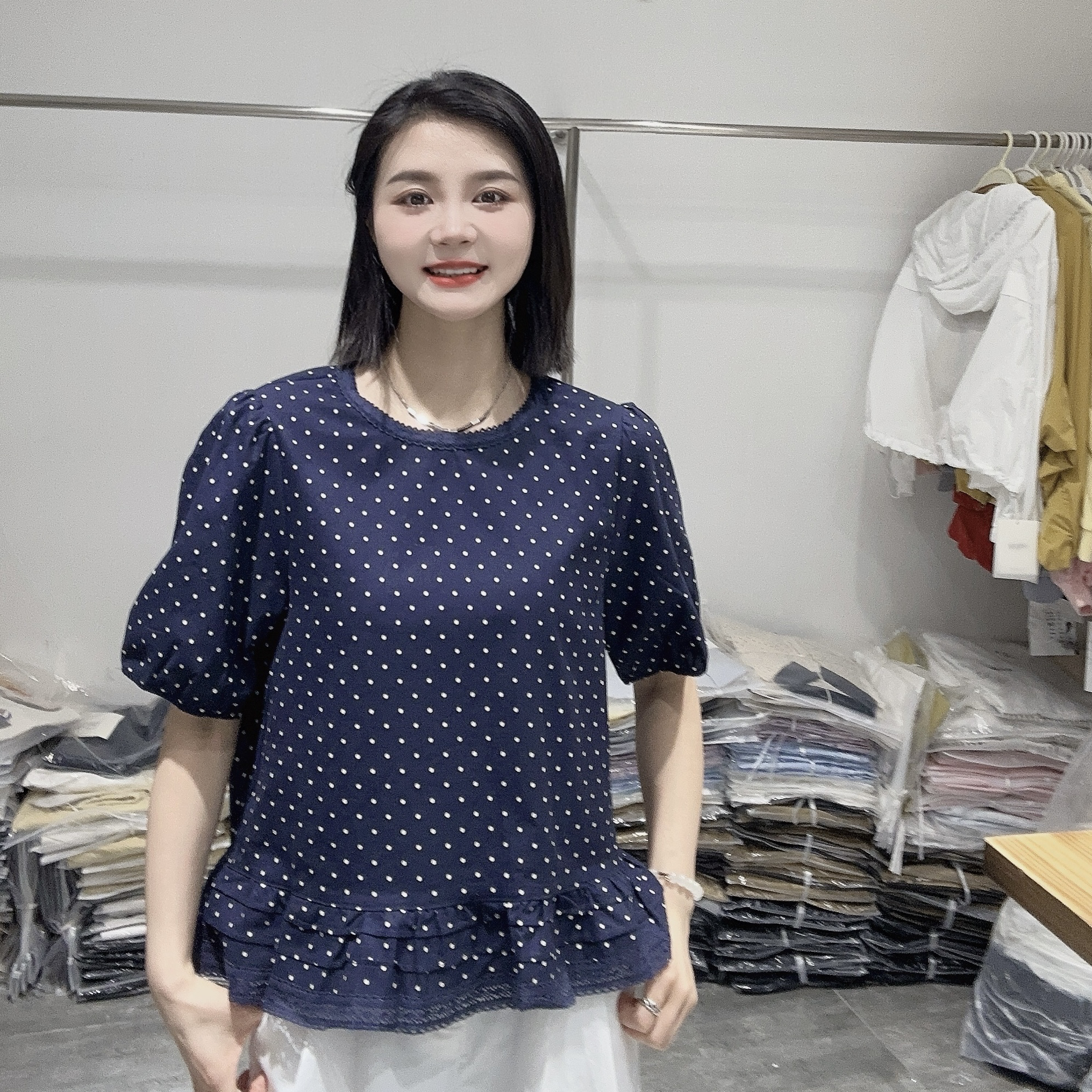 LMM 25850 2025夏季新款韩版宽松圆领短袖衬衫女设计感蕾丝拼接