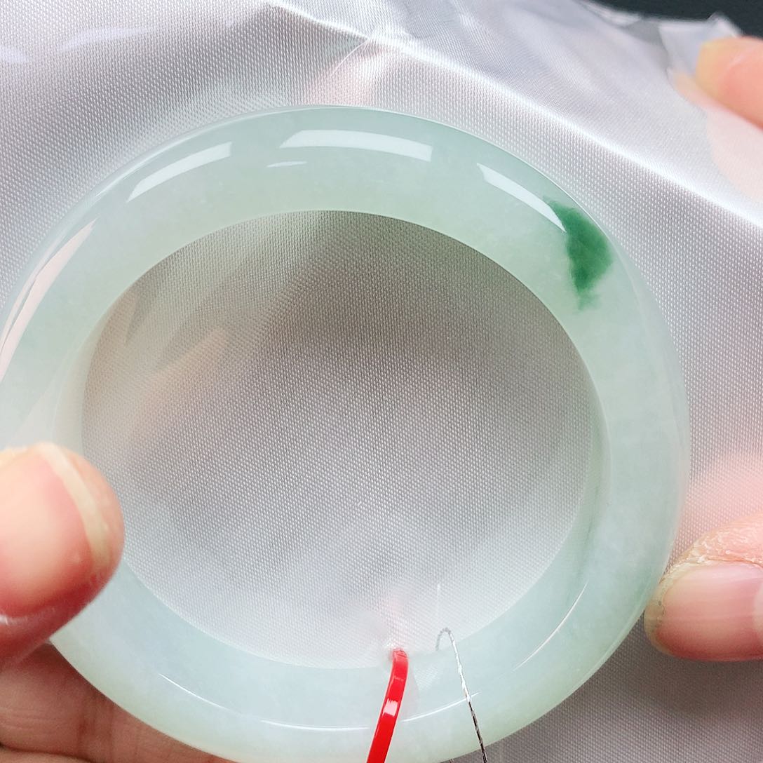 翡翠手镯未镶嵌55圈