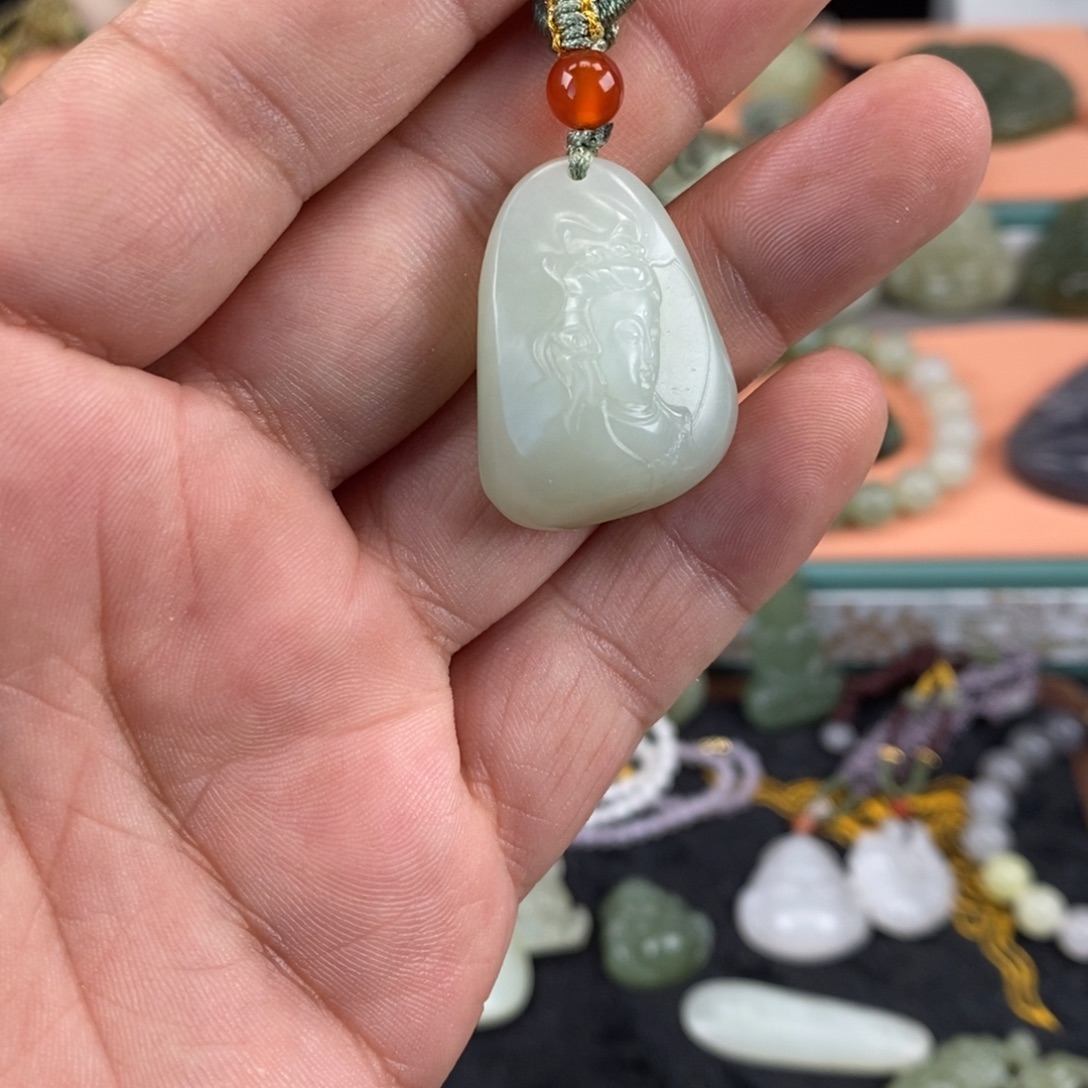 和田玉未镶嵌颈饰