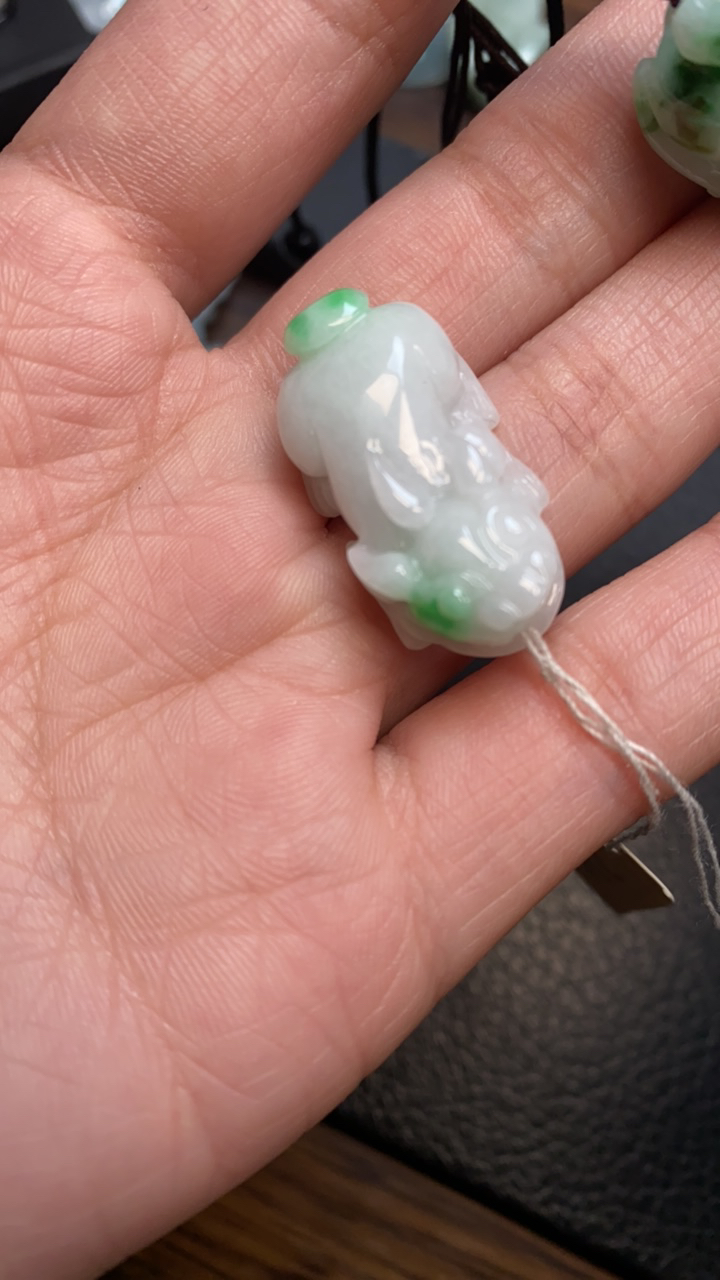 天然翡翠吊坠挂件