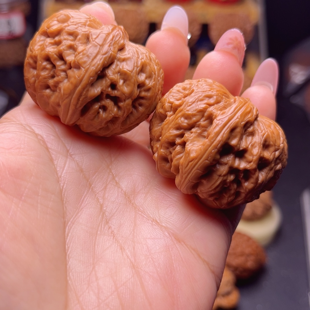 文玩核桃吊坠平谷翘元宝