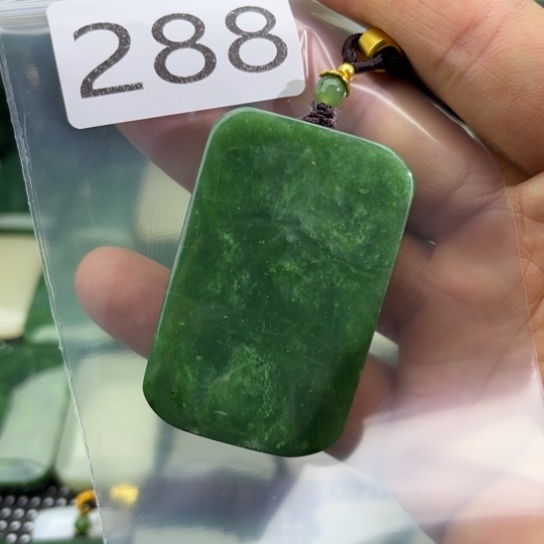 和田玉未镶嵌珠宝半成品