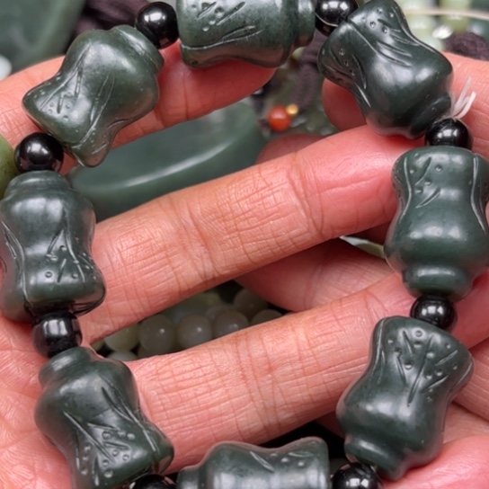 和田玉吊坠未镶嵌