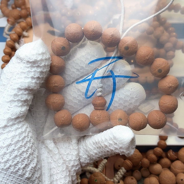 凤眼菩提手串开*?镶嵌万字