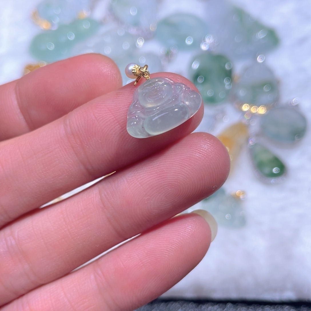 颈饰18K金镶嵌翡翠翡翠