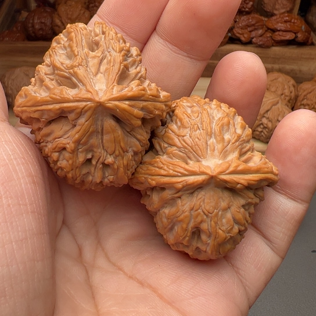阿***飞文玩核桃把件炮弹南疆