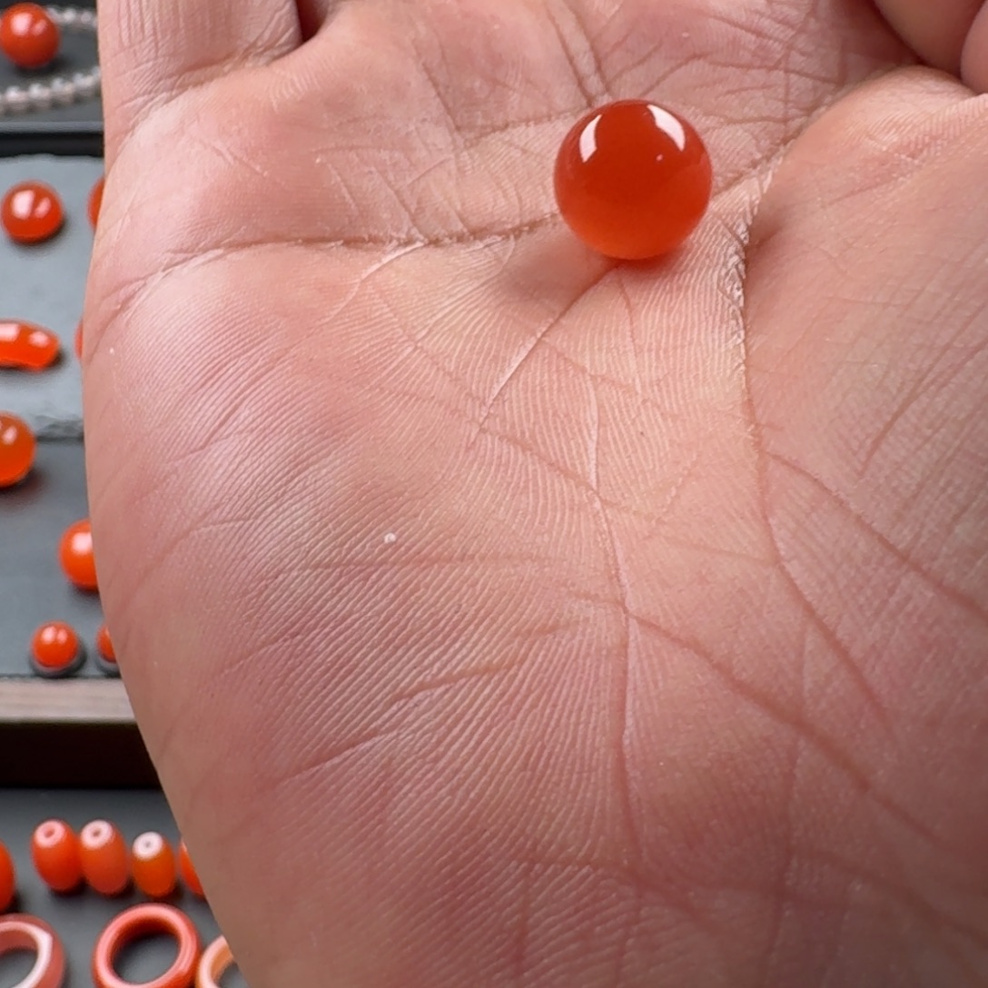 南红玛瑙未镶嵌圆珠12.4