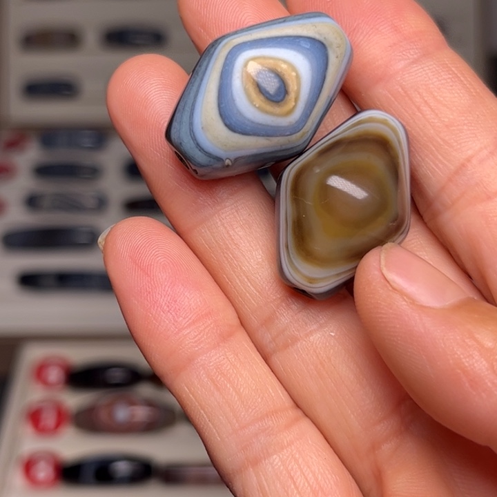 杨***露玛瑙/玉髓颈饰未镶嵌