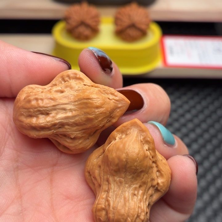 文玩核桃吊坠山地果小鸳鸯