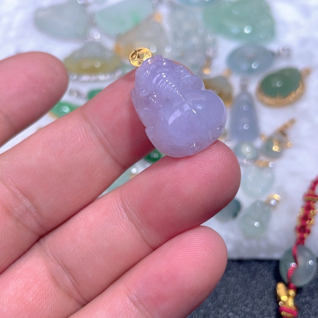 颈饰18K金镶嵌翡翠