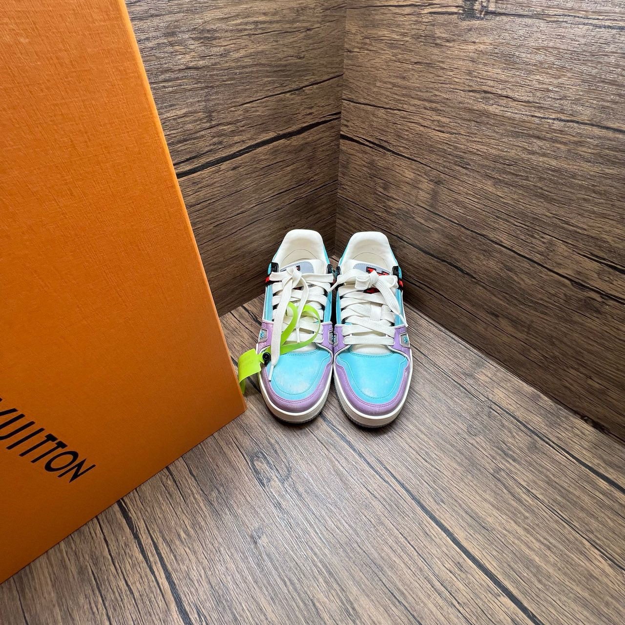 全新未使用 LouisVuitton/路易威登 Trainer 马卡龙板鞋 36.5码