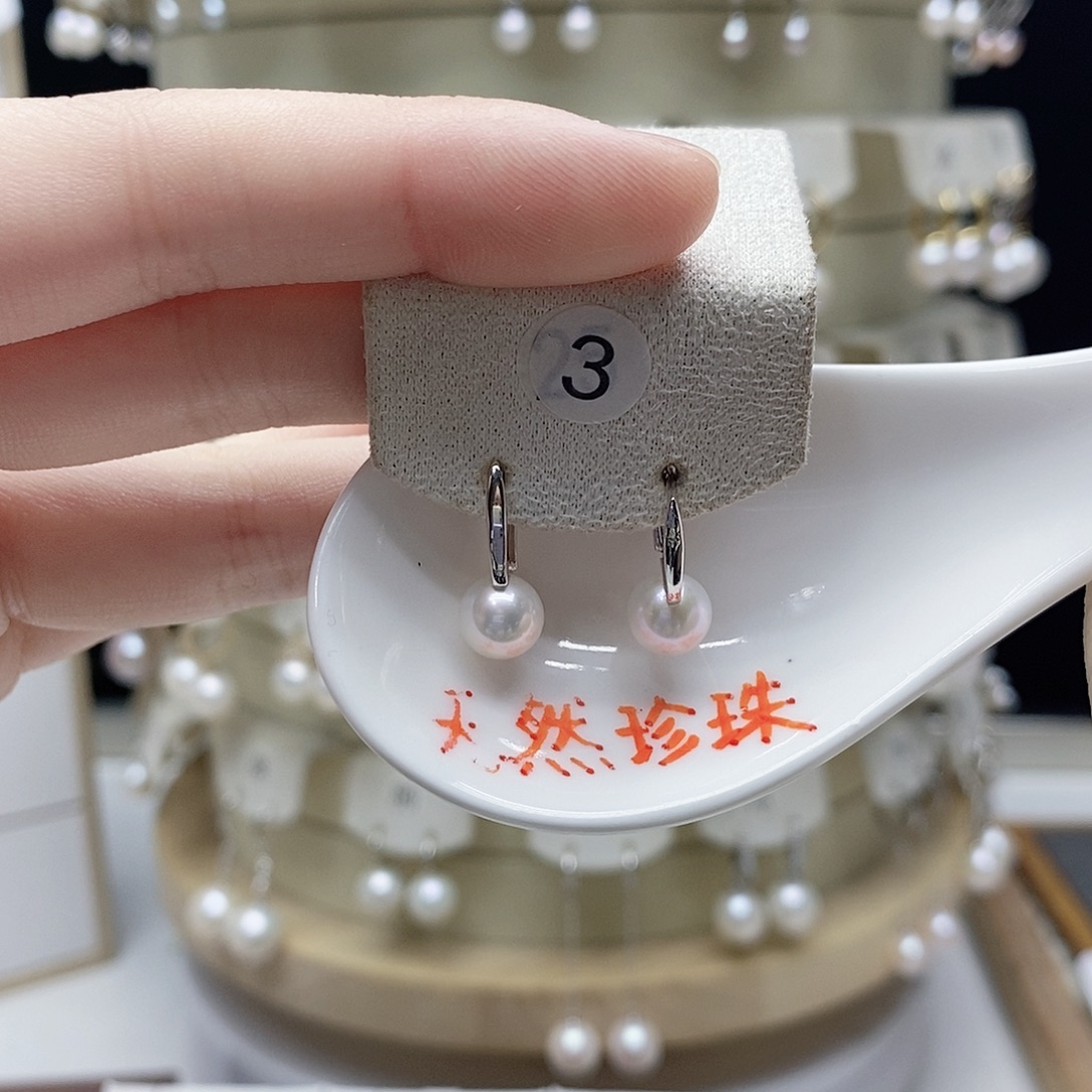 淡水珍珠银S925镶嵌耳饰