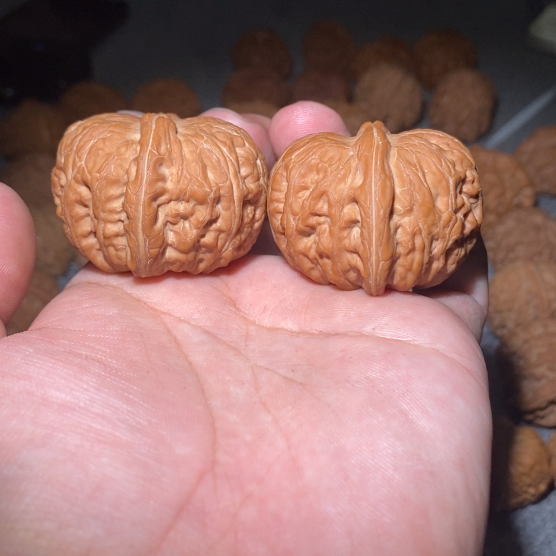 吊坠桃核44元宝。   