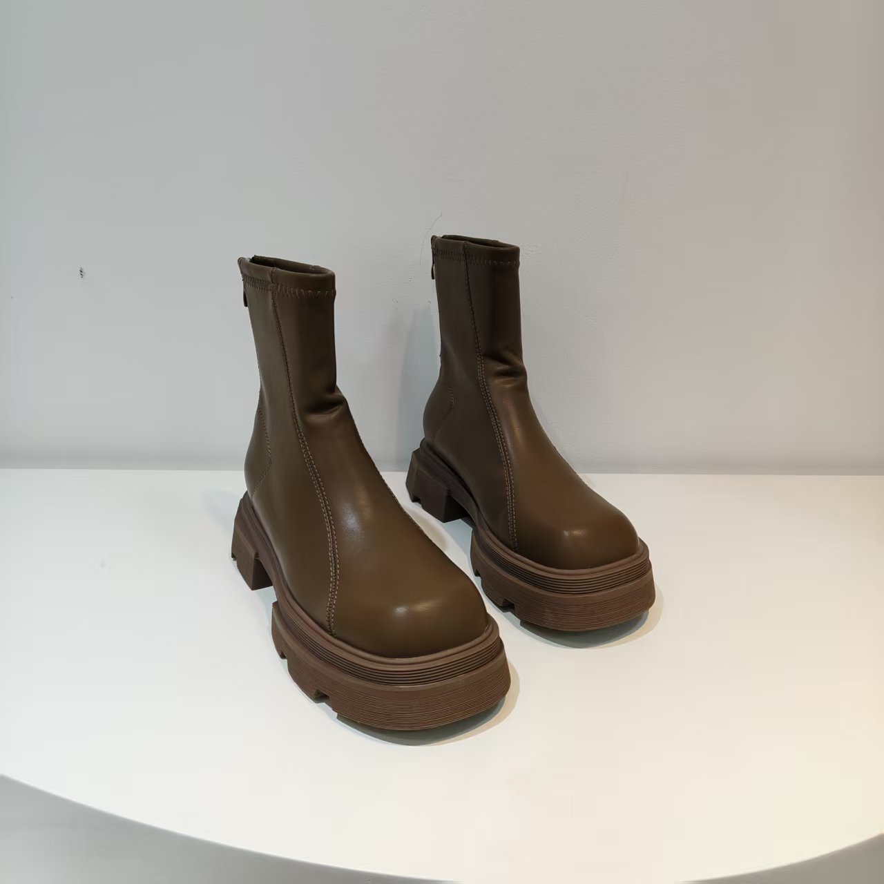 卡其色F9030短靴女鞋2025新款冬季时装短筒瘦瘦靴子