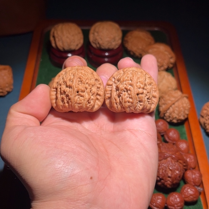 ****武39全品白狮子核桃核桃