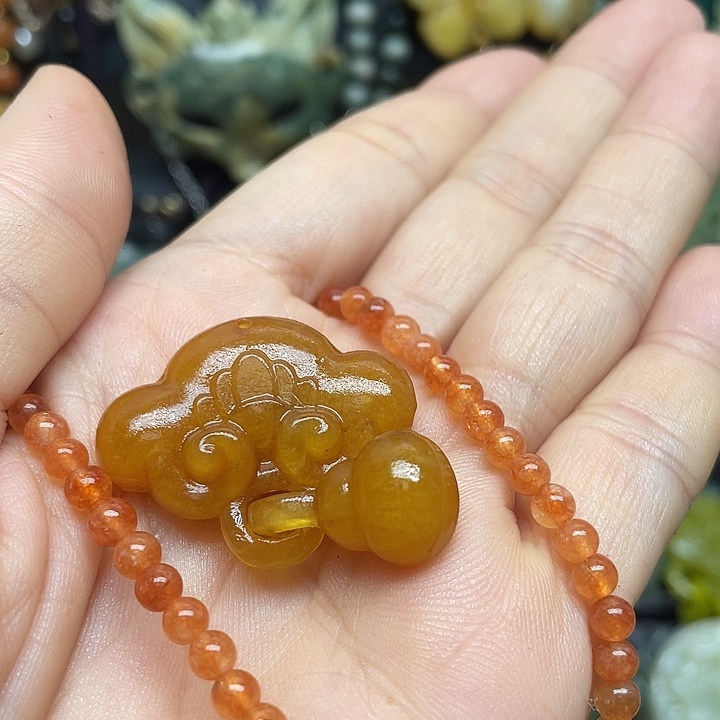 未镶嵌蛇纹石玉颈饰