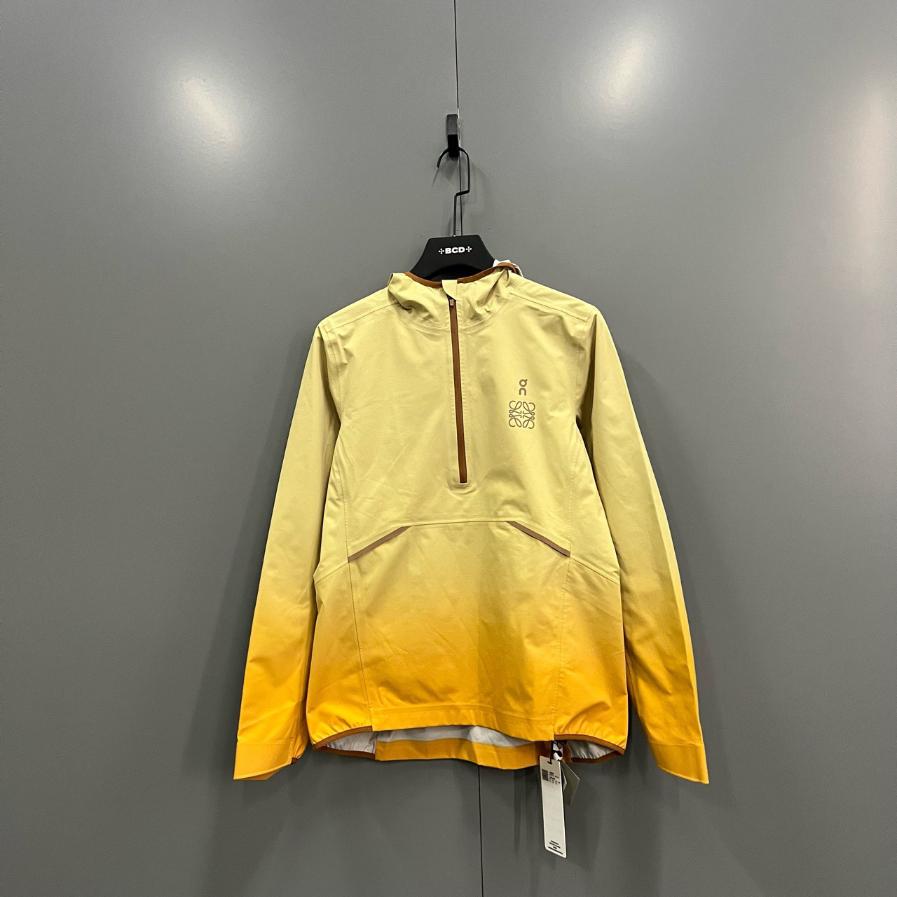 全新未使用 LOEWE/罗意威 （jp）223 渐变防水冲锋衣 S码