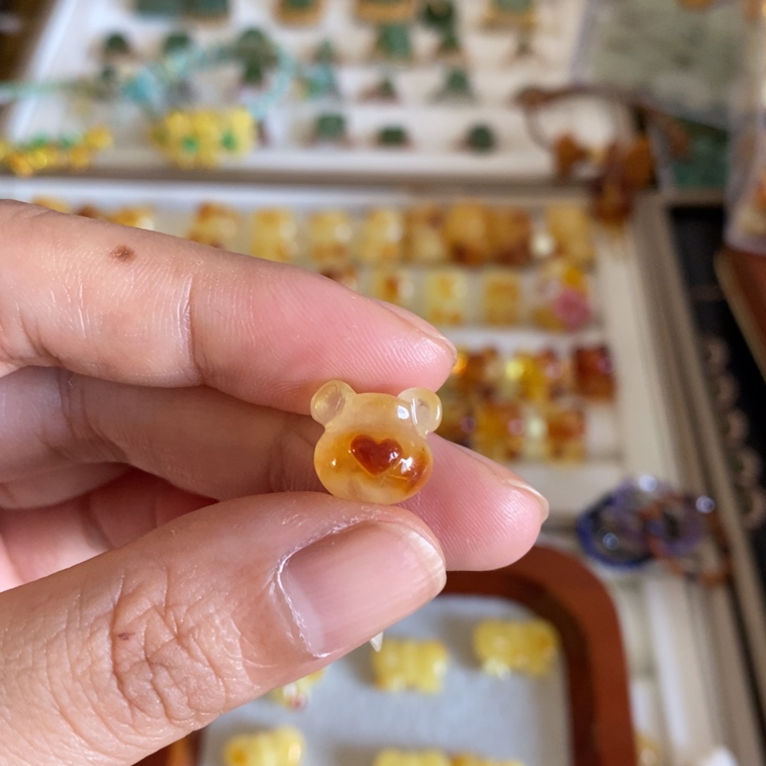 .***裸石琥珀未镶嵌琥珀小熊头