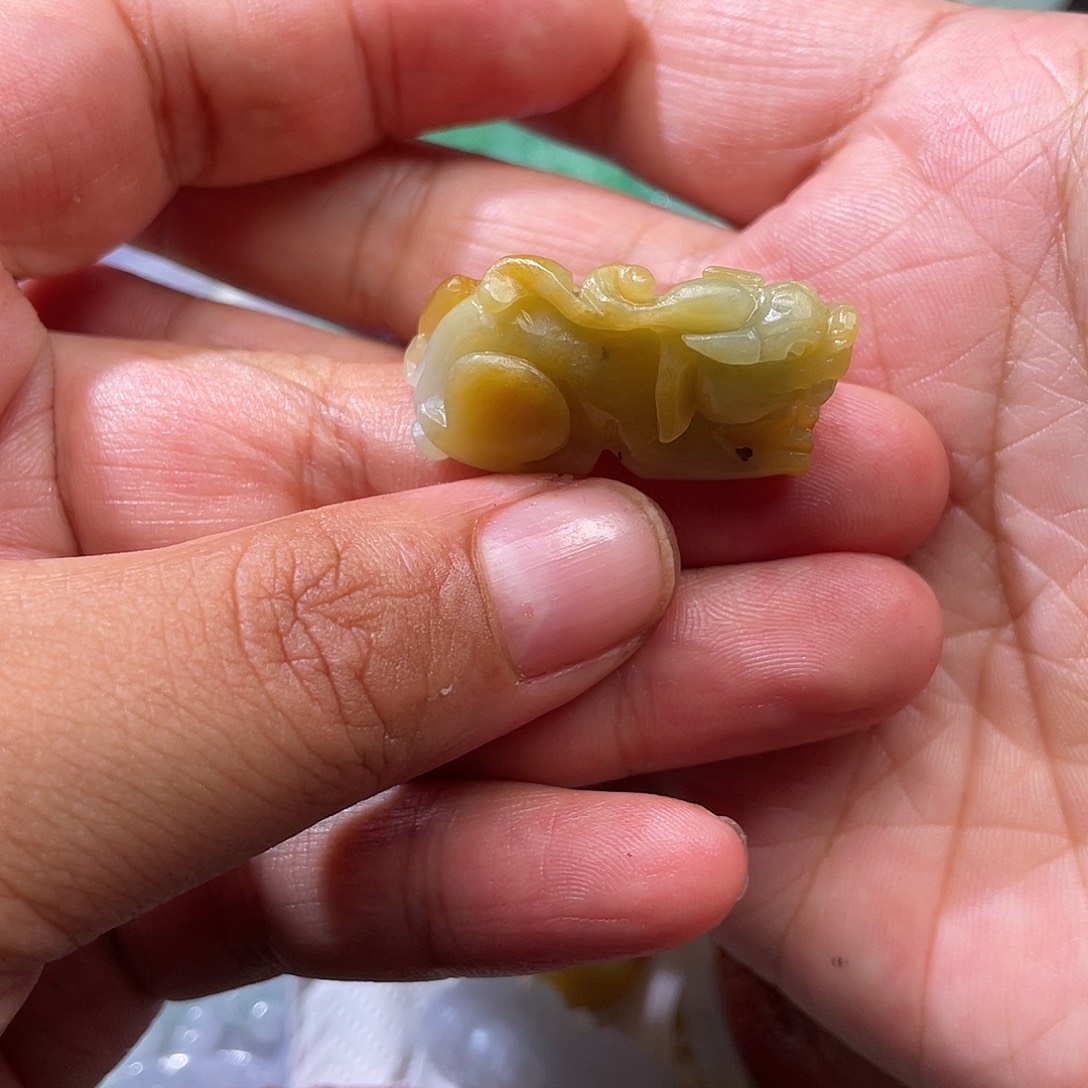 未镶嵌定制翡翠大*吹翡玉缘翡翠