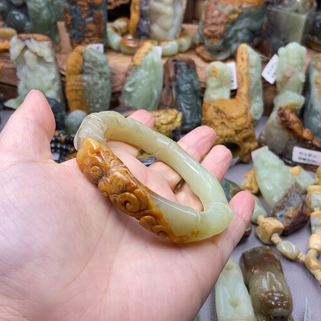 岫岩河磨玉（透闪石质玉）手镯未镶嵌❻***深