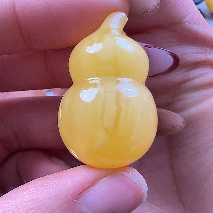 蜜蜡未镶嵌珠宝奇石