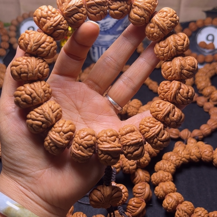 八***饭吊坠桃核霸王龙手持