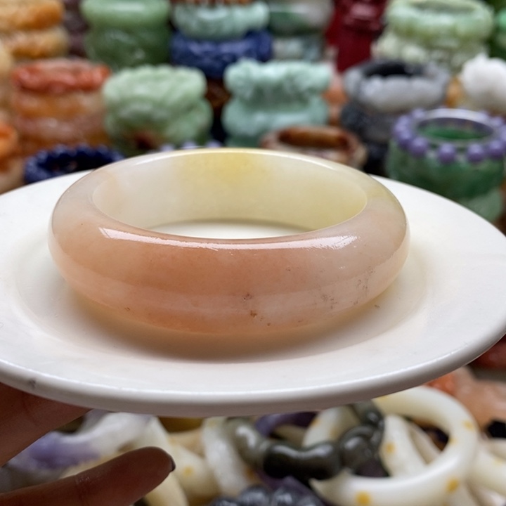 石英岩玉未镶嵌手镯圈口56