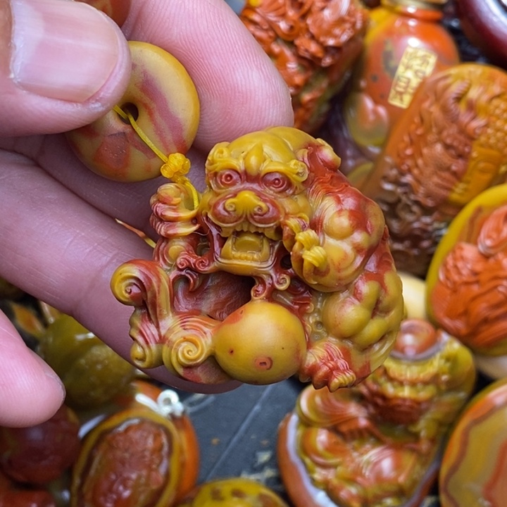 未镶嵌颈饰玛瑙/玉髓草*