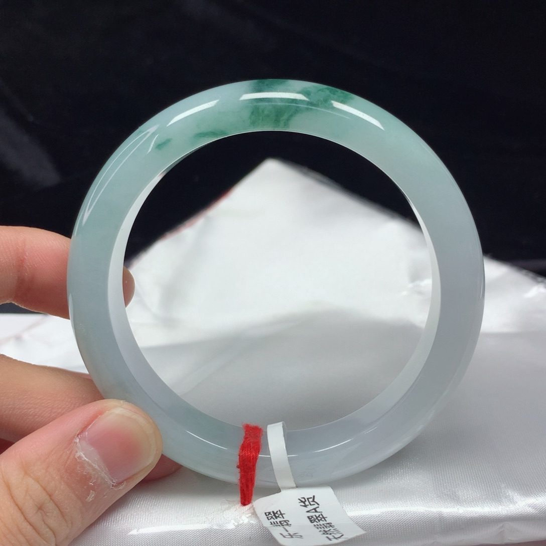 翡翠手镯（圆镯）未镶嵌58.5