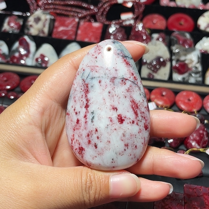 天然辰砂原石吊坠/手把件