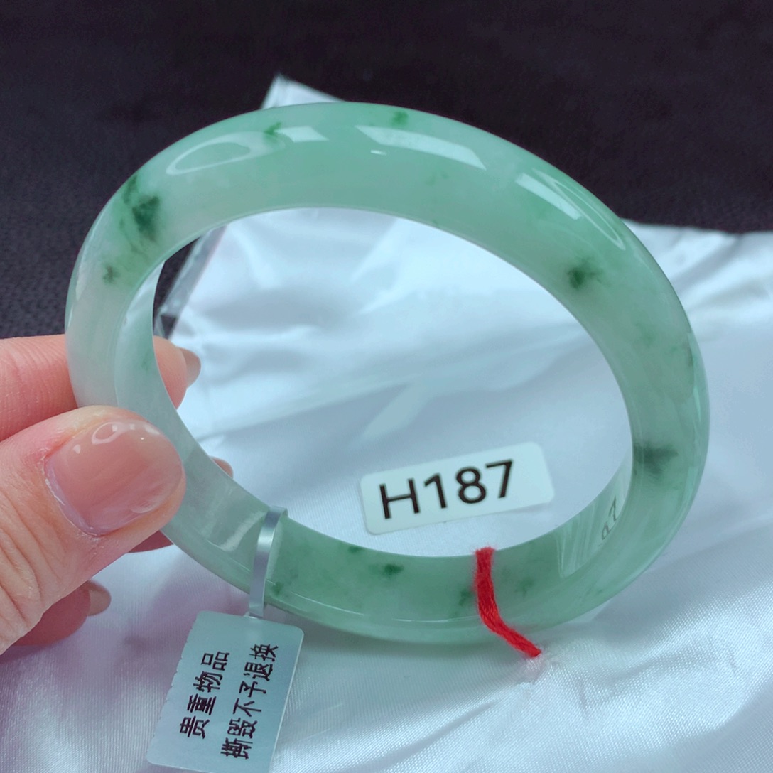 翡翠手镯未镶嵌手镯88