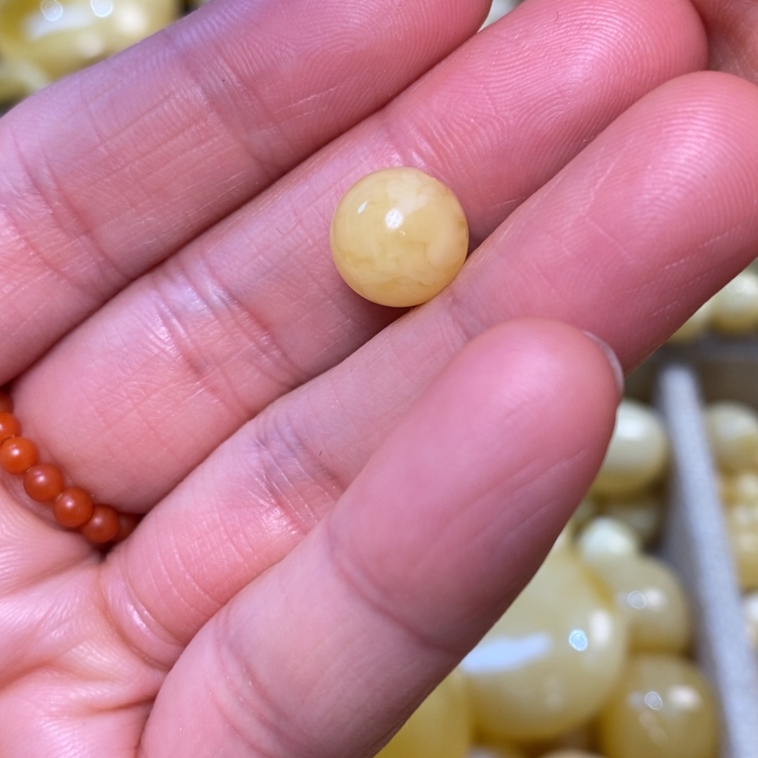 面****琥珀未镶嵌裸石蜜蜡