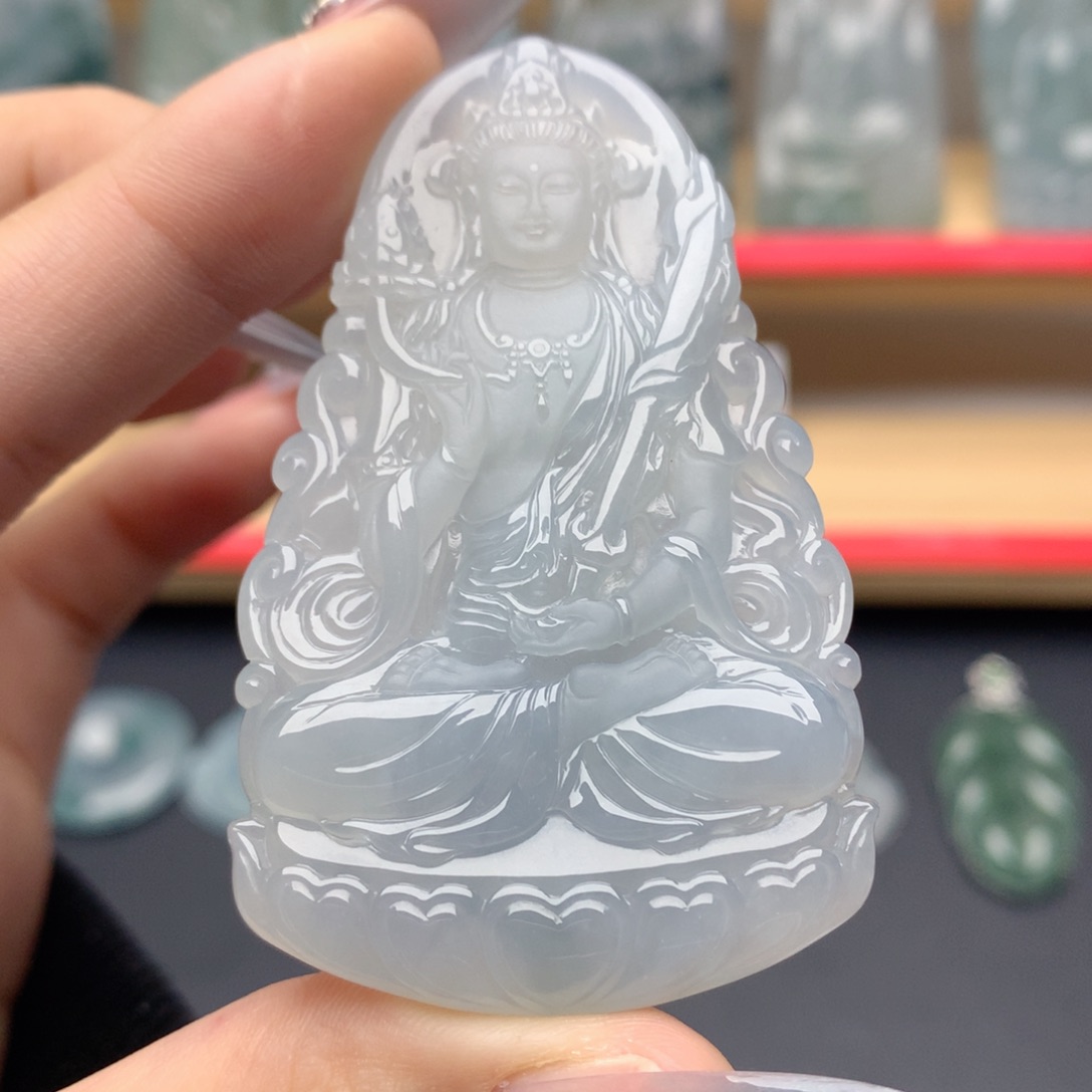 翡翠未镶嵌颈饰虚空藏菩萨